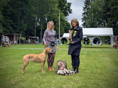Abi: Beste Hündin + BOS